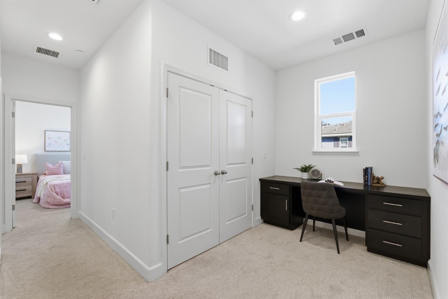 Detail Gallery Image 23 of 47 For 105 Ivory Palm Ter, Sunnyvale,  CA 94086 - 2 Beds | 2/1 Baths