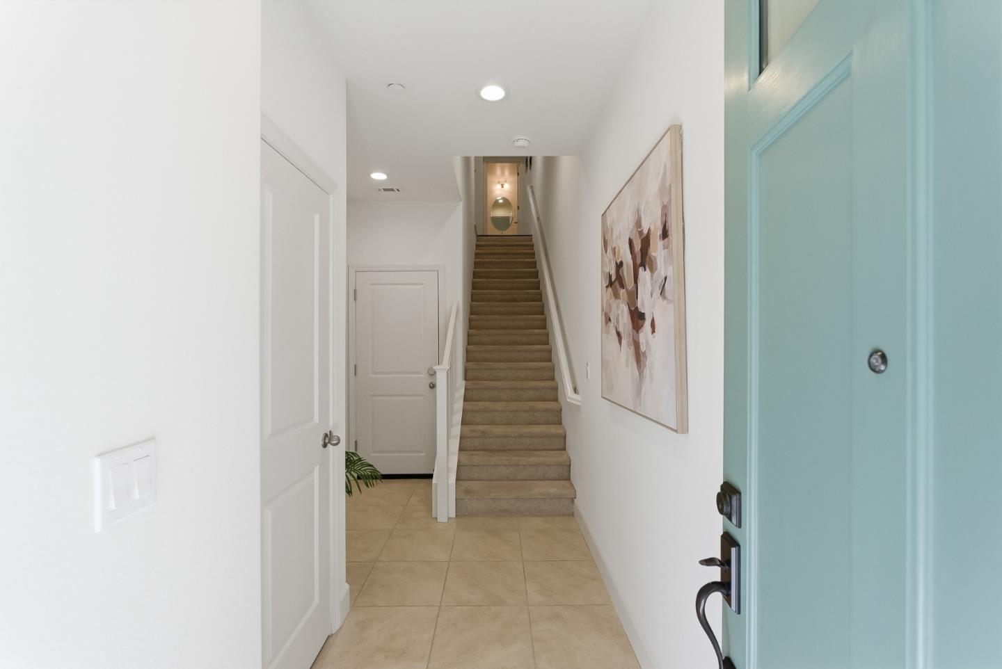 Detail Gallery Image 4 of 47 For 105 Ivory Palm Ter, Sunnyvale,  CA 94086 - 2 Beds | 2/1 Baths