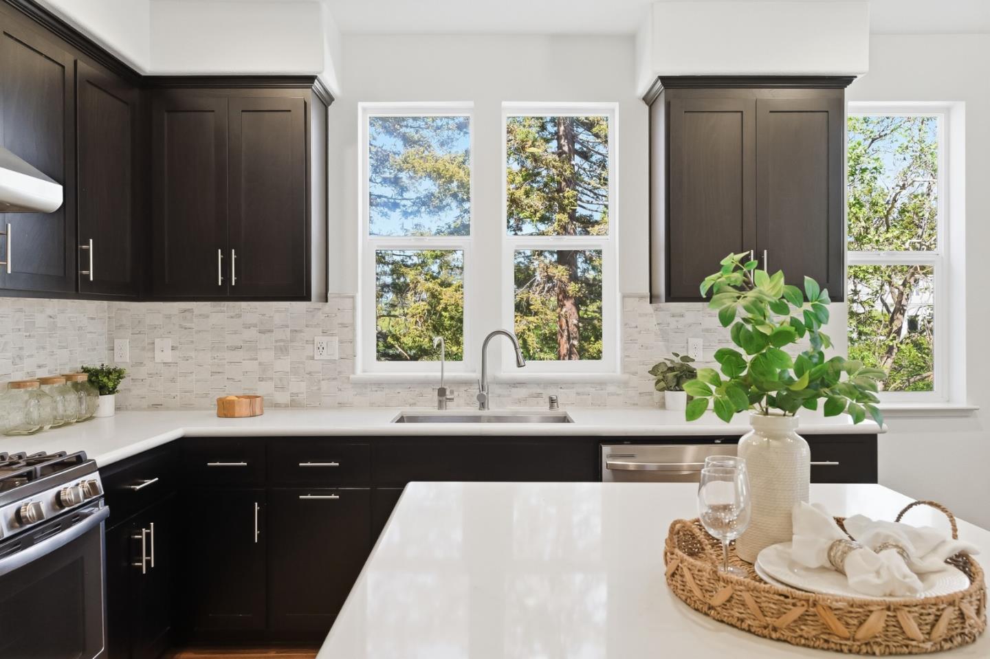 Detail Gallery Image 8 of 47 For 105 Ivory Palm Ter, Sunnyvale,  CA 94086 - 2 Beds | 2/1 Baths