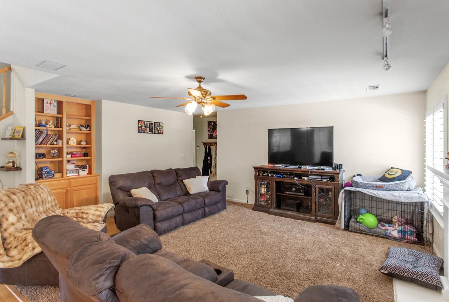 Detail Gallery Image 13 of 36 For 1752 Sierra Brook Ct, Manteca,  CA 95337 - 5 Beds | 3 Baths