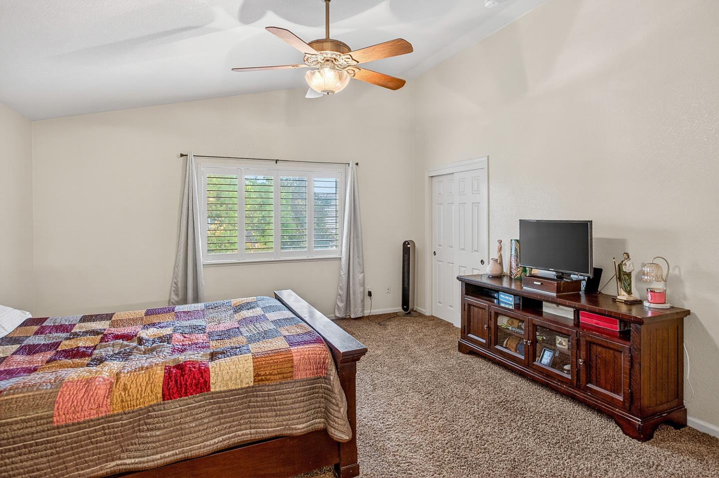 Detail Gallery Image 15 of 36 For 1752 Sierra Brook Ct, Manteca,  CA 95337 - 5 Beds | 3 Baths