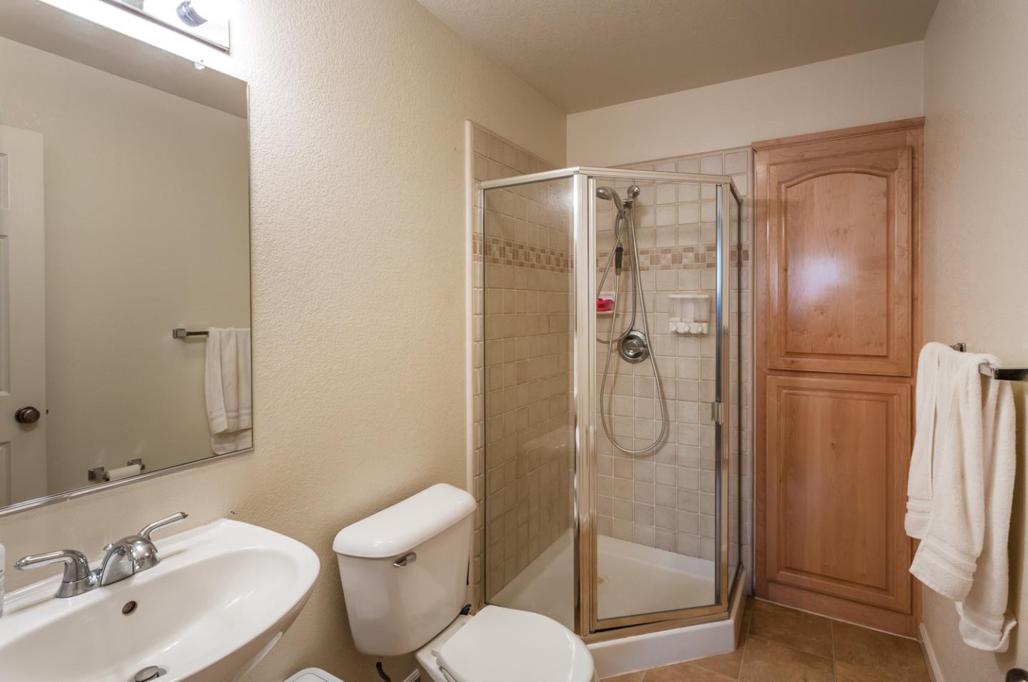 Detail Gallery Image 25 of 36 For 1752 Sierra Brook Ct, Manteca,  CA 95337 - 5 Beds | 3 Baths