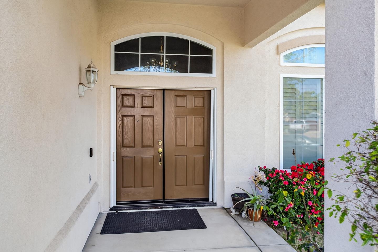 Detail Gallery Image 3 of 36 For 1752 Sierra Brook Ct, Manteca,  CA 95337 - 5 Beds | 3 Baths