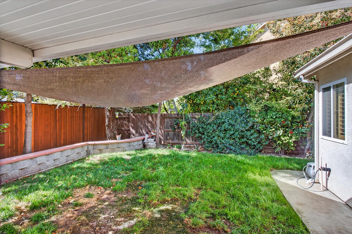 Detail Gallery Image 34 of 36 For 1752 Sierra Brook Ct, Manteca,  CA 95337 - 5 Beds | 3 Baths