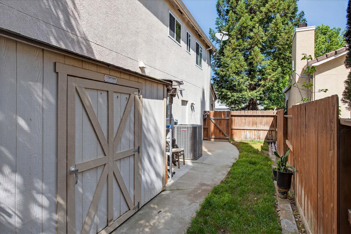 Detail Gallery Image 35 of 36 For 1752 Sierra Brook Ct, Manteca,  CA 95337 - 5 Beds | 3 Baths