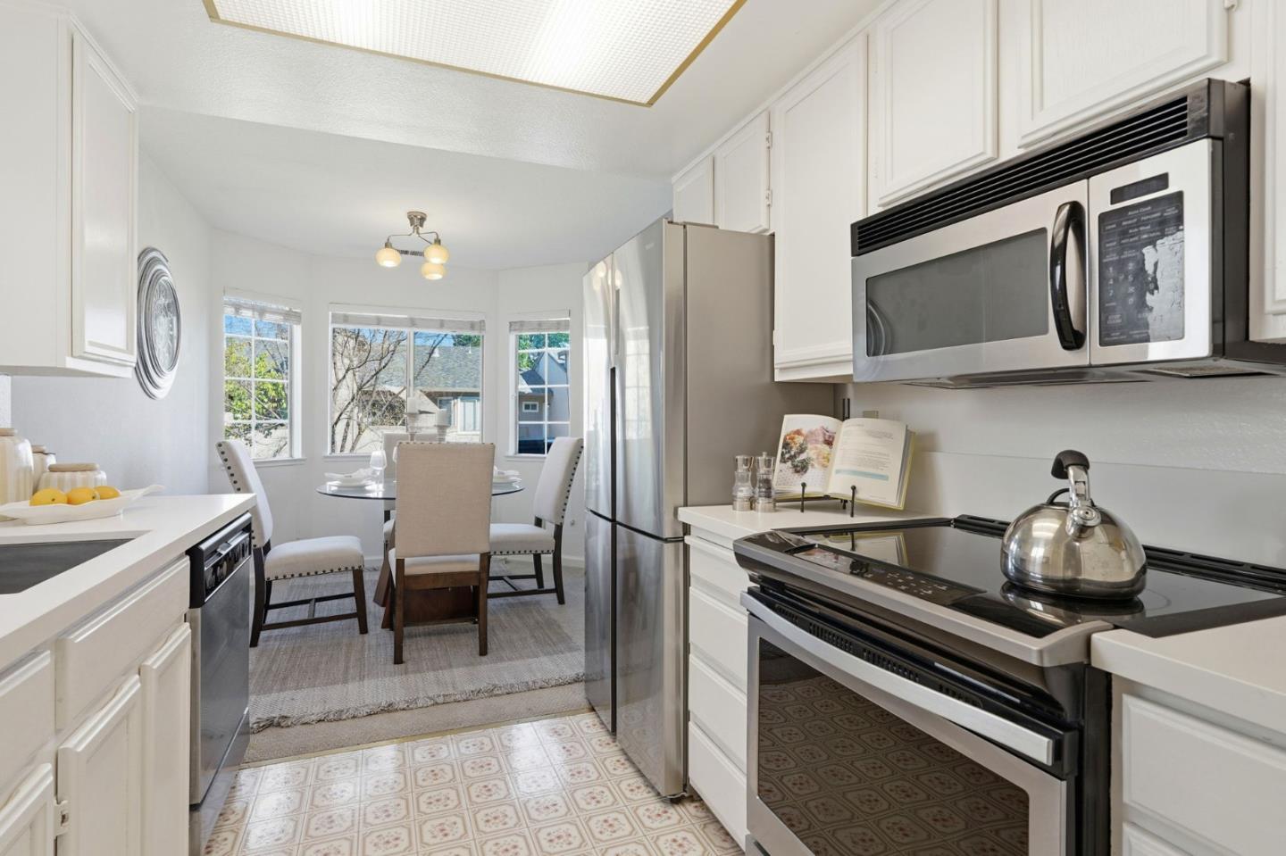 Detail Gallery Image 10 of 32 For 3492 Wine Barrel Way, San Jose,  CA 95124 - 2 Beds | 2 Baths