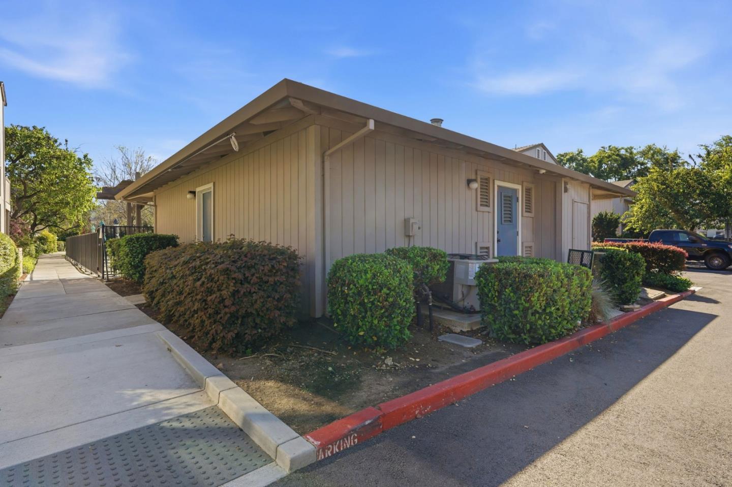 Detail Gallery Image 28 of 32 For 3492 Wine Barrel Way, San Jose,  CA 95124 - 2 Beds | 2 Baths