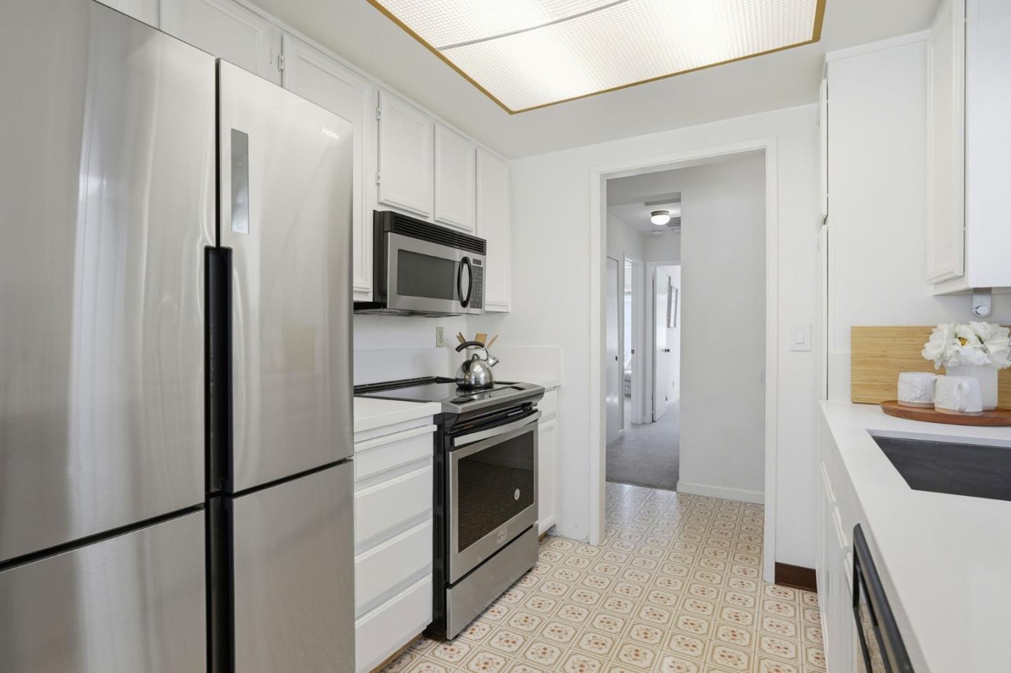 Detail Gallery Image 7 of 32 For 3492 Wine Barrel Way, San Jose,  CA 95124 - 2 Beds | 2 Baths