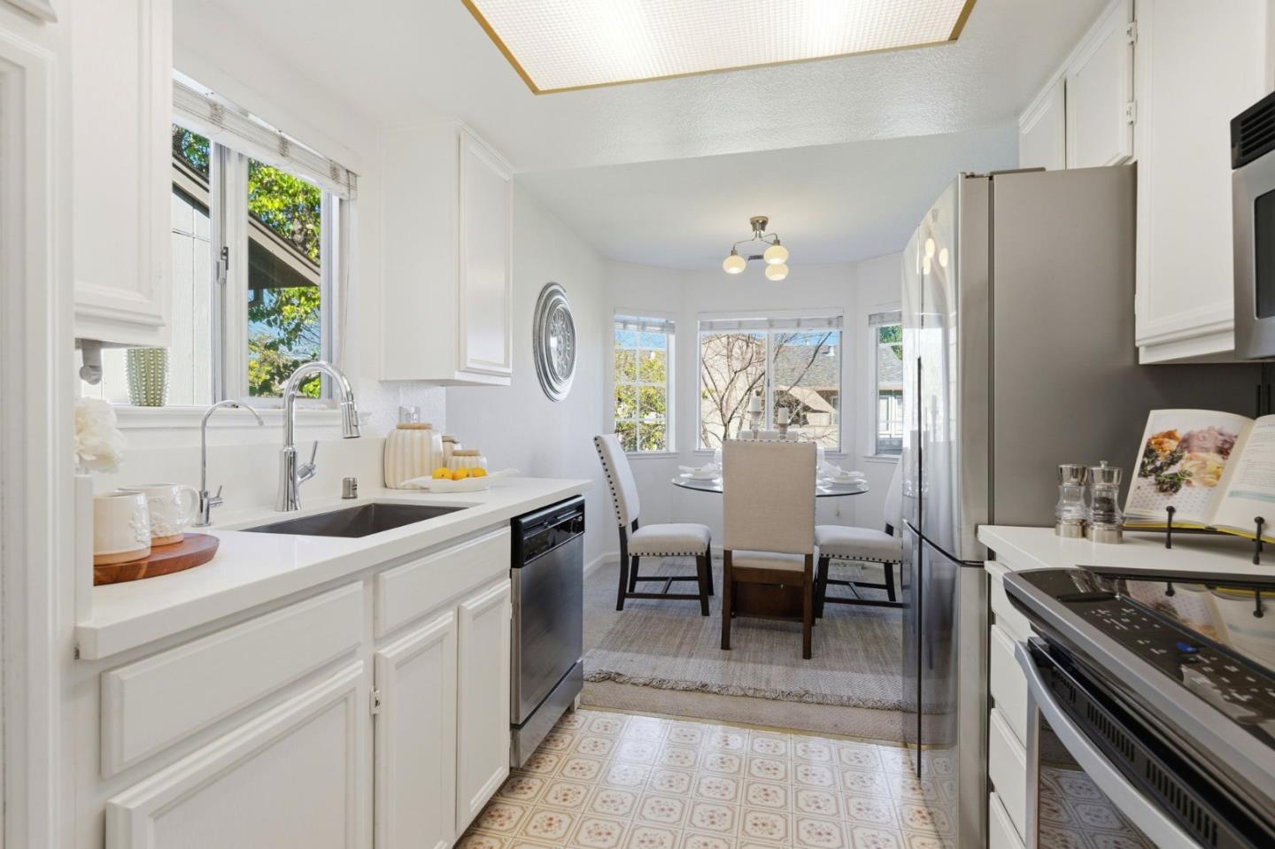 Detail Gallery Image 9 of 32 For 3492 Wine Barrel Way, San Jose,  CA 95124 - 2 Beds | 2 Baths