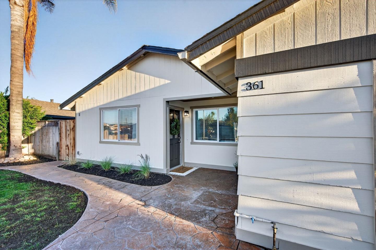 Detail Gallery Image 3 of 46 For 361 Mccarthy St, Hollister,  CA 95023 - 3 Beds | 2 Baths