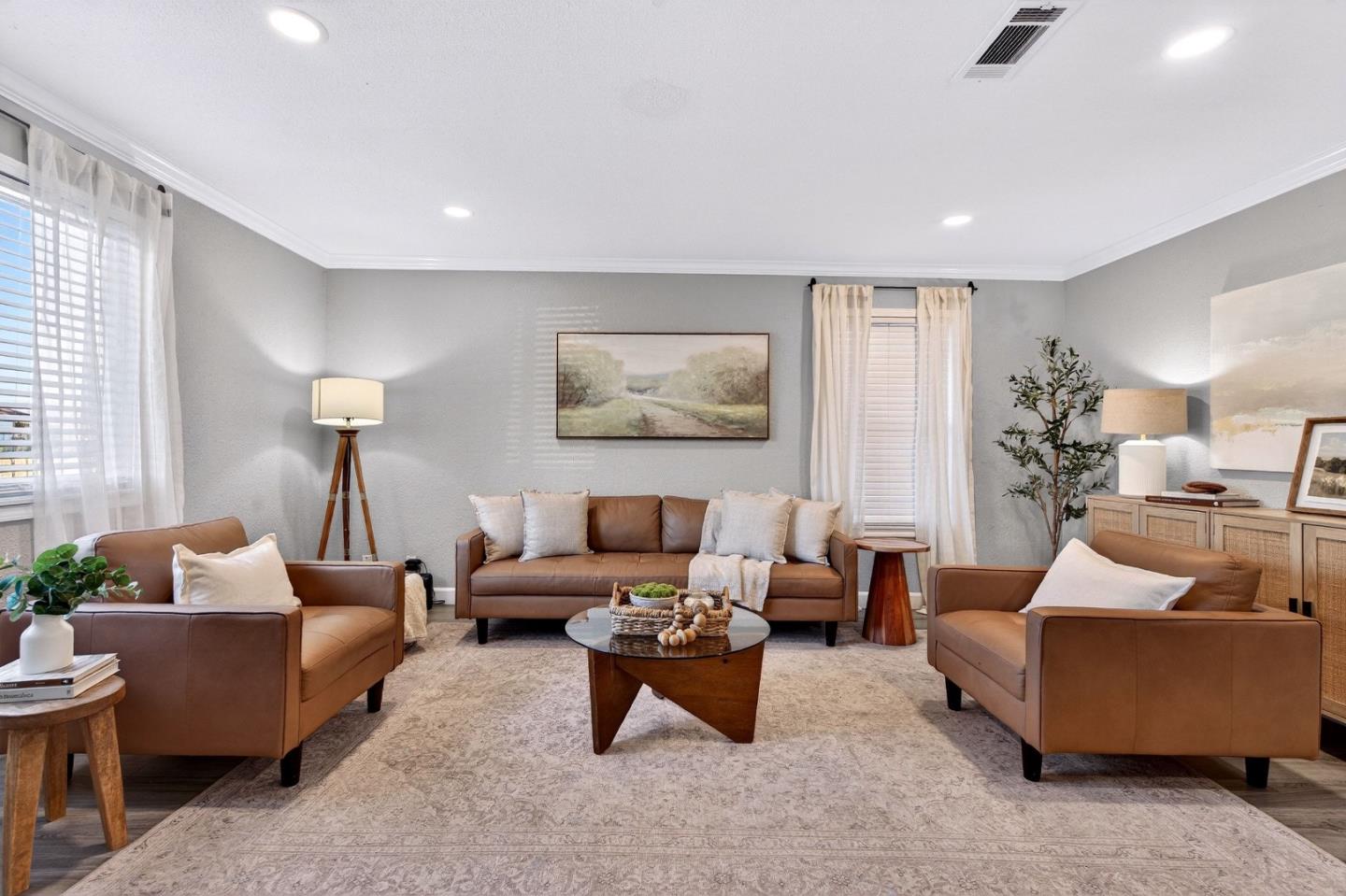 Detail Gallery Image 9 of 46 For 361 Mccarthy St, Hollister,  CA 95023 - 3 Beds | 2 Baths