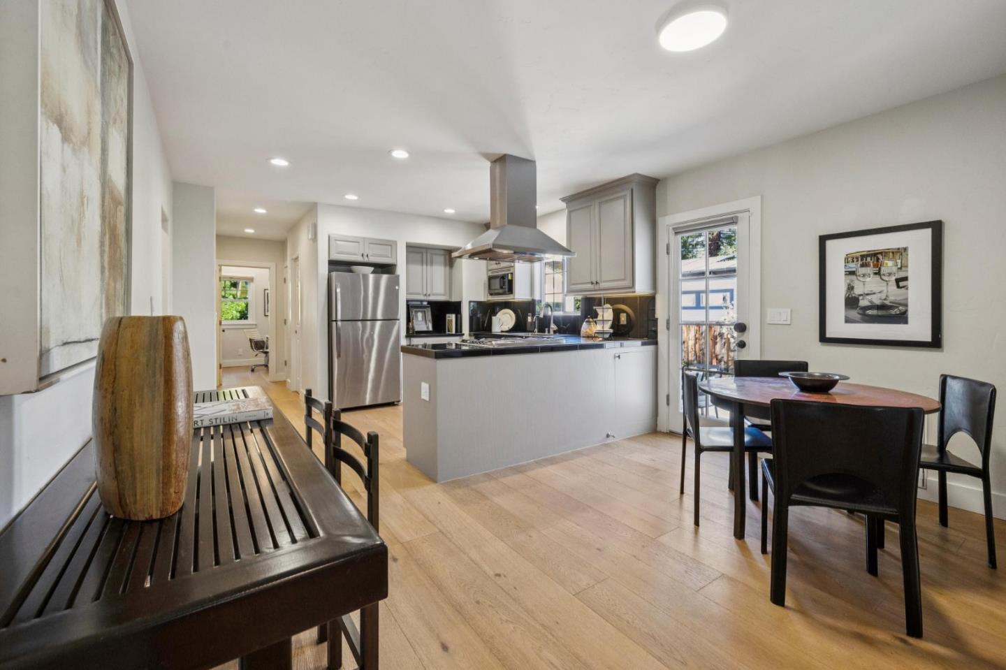 Detail Gallery Image 11 of 46 For 559 S Taaffe St, Sunnyvale,  CA 94086 - 4 Beds | 3 Baths