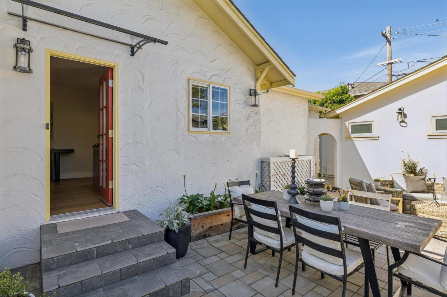 Detail Gallery Image 13 of 46 For 559 S Taaffe St, Sunnyvale,  CA 94086 - 4 Beds | 3 Baths