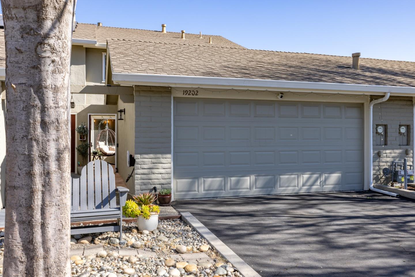 Detail Gallery Image 2 of 50 For 19202 Creekside Ln, Salinas,  CA 93908 - 4 Beds | 3 Baths