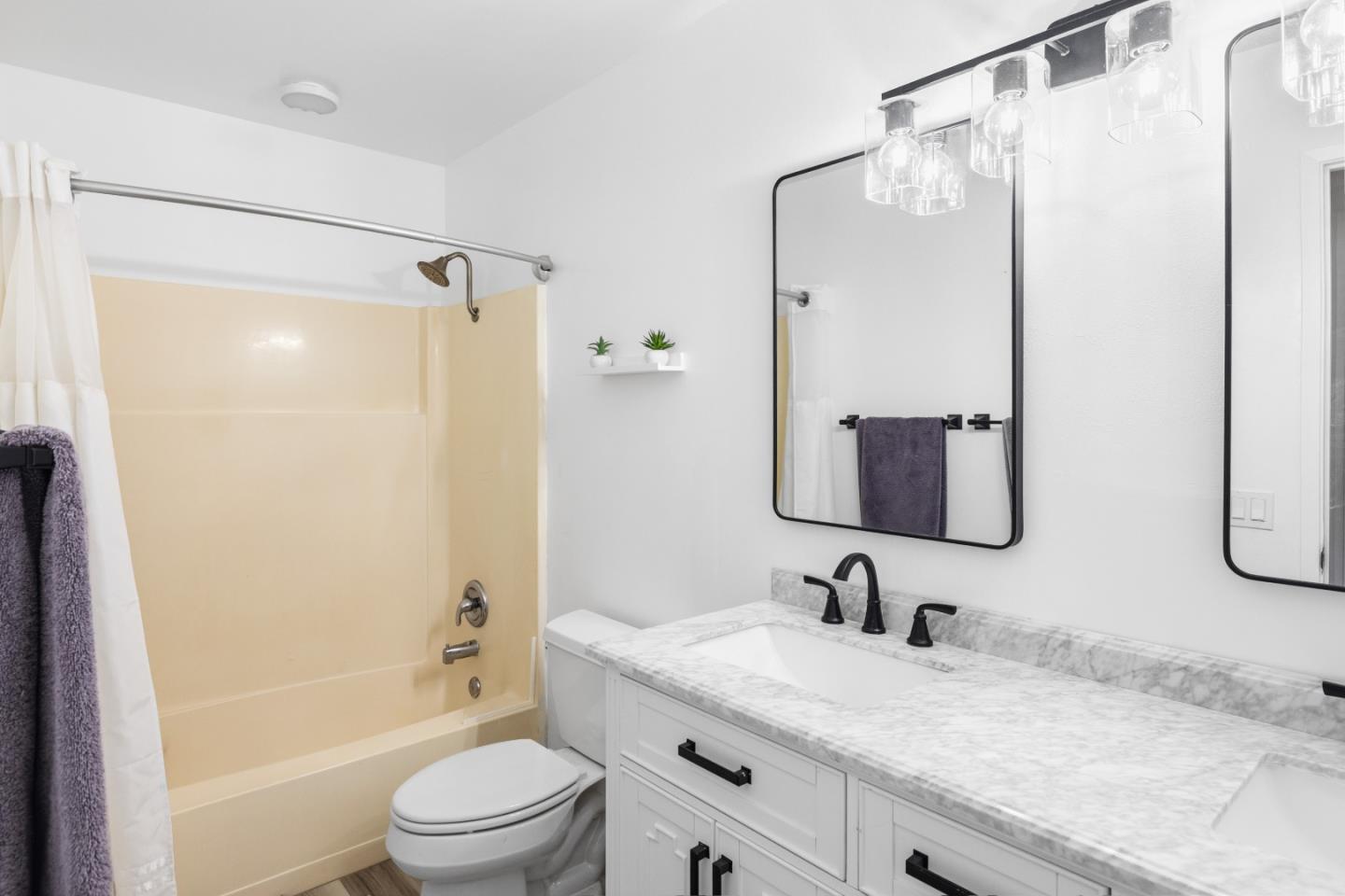 Detail Gallery Image 28 of 50 For 19202 Creekside Ln, Salinas,  CA 93908 - 4 Beds | 3 Baths