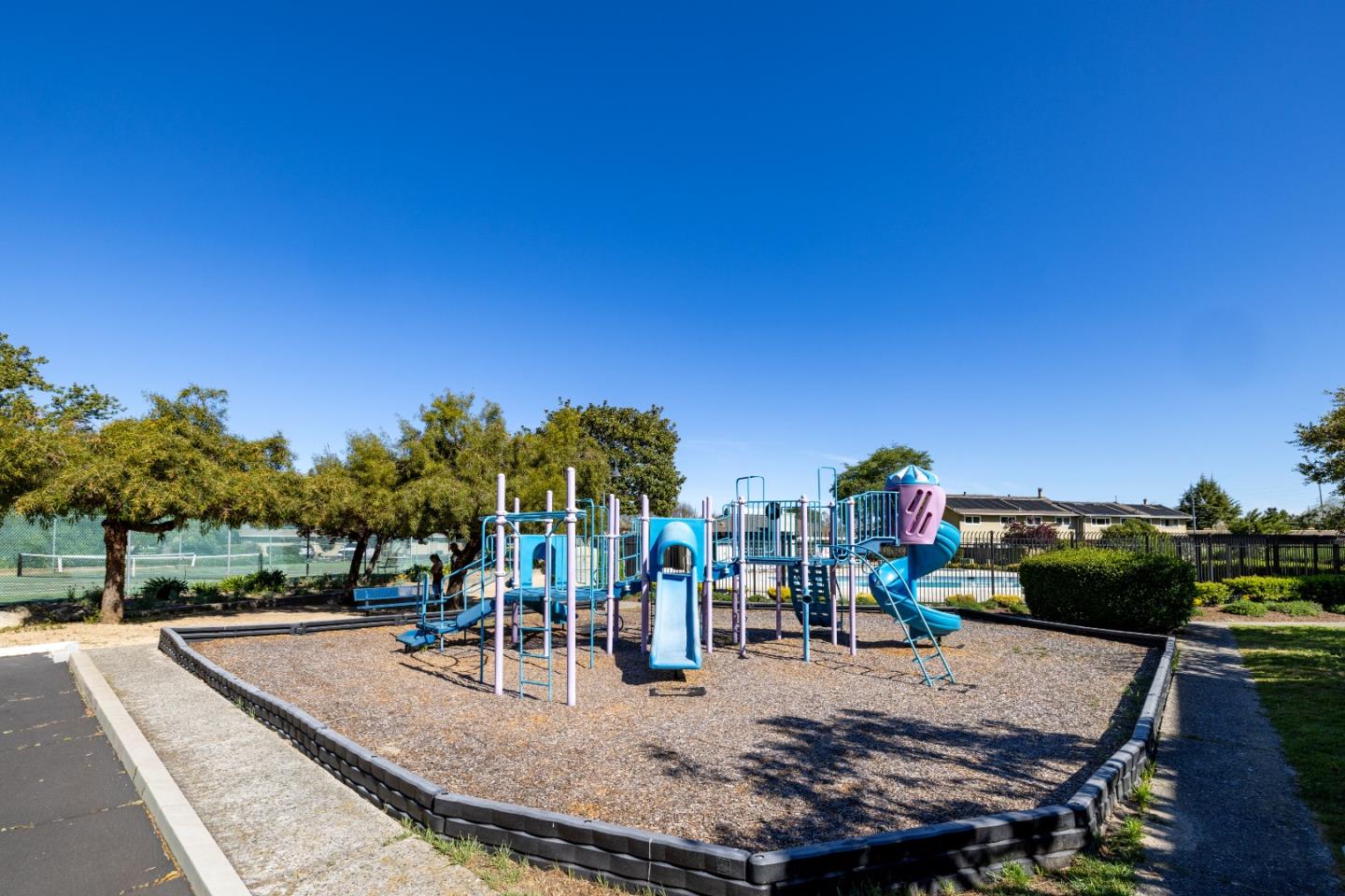 Detail Gallery Image 46 of 50 For 19202 Creekside Ln, Salinas,  CA 93908 - 4 Beds | 3 Baths