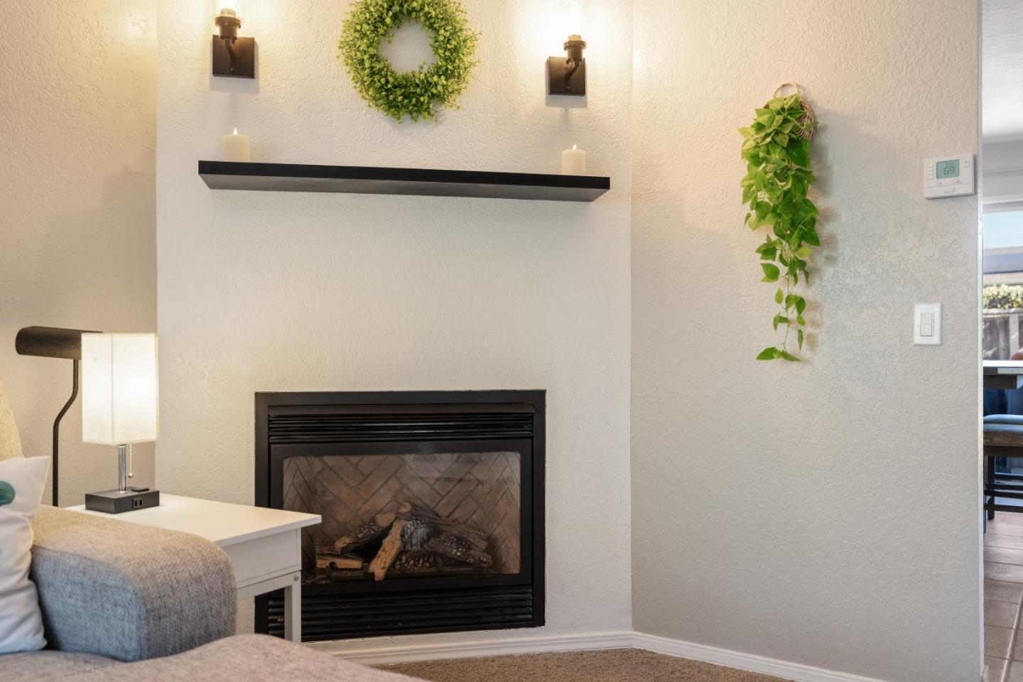 Detail Gallery Image 5 of 50 For 19202 Creekside Ln, Salinas,  CA 93908 - 4 Beds | 3 Baths