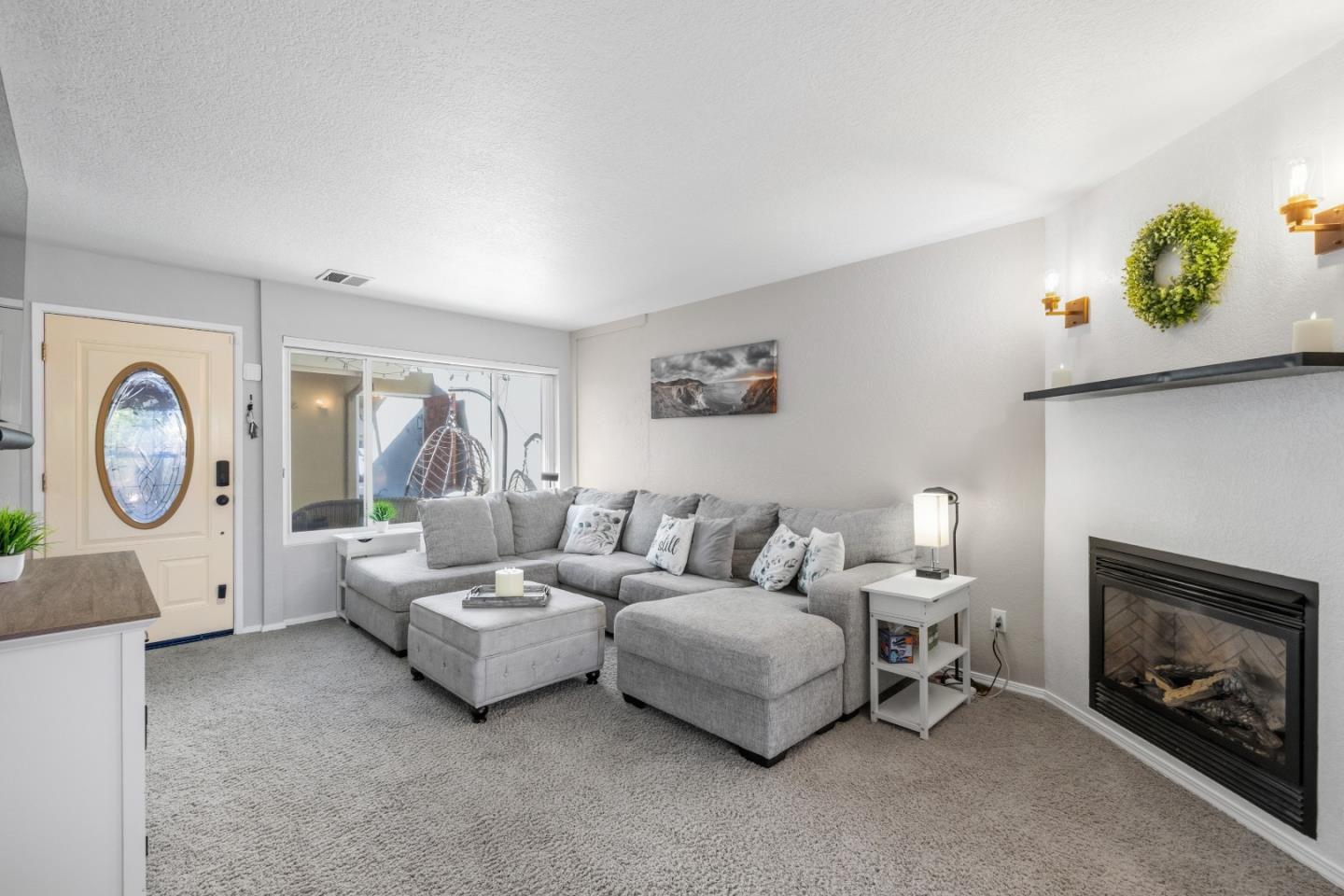 Detail Gallery Image 6 of 50 For 19202 Creekside Ln, Salinas,  CA 93908 - 4 Beds | 3 Baths