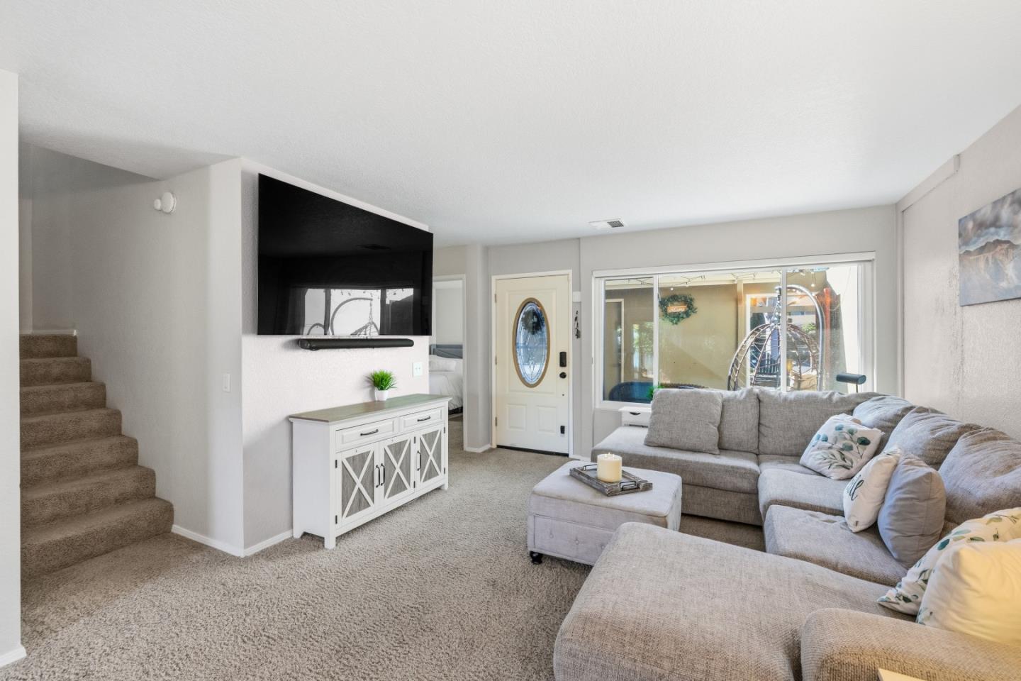 Detail Gallery Image 7 of 50 For 19202 Creekside Ln, Salinas,  CA 93908 - 4 Beds | 3 Baths