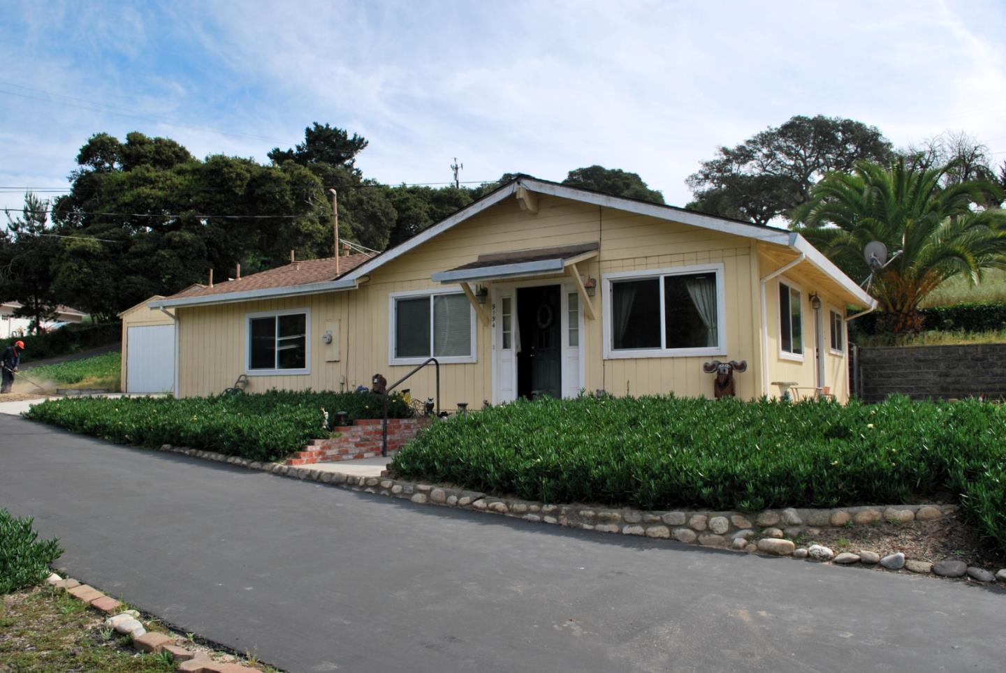 Front Image Thumbnail for ML82040157