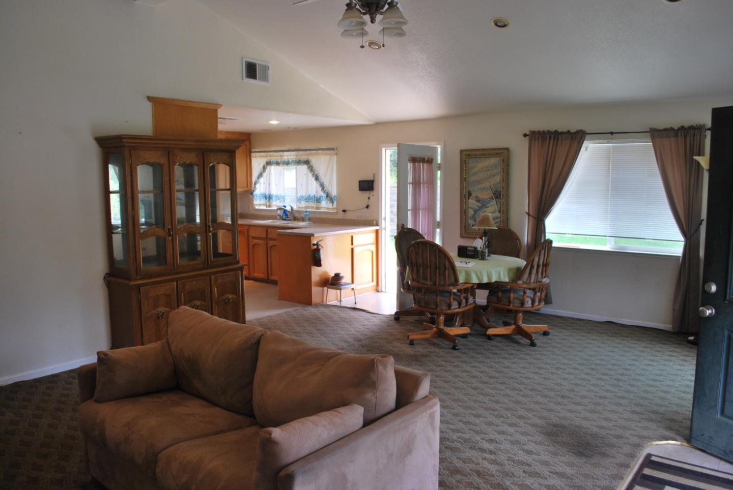 Detail Gallery Image 3 of 27 For 9194 Coker Rd, Salinas,  CA 93907 - 2 Beds | 2 Baths