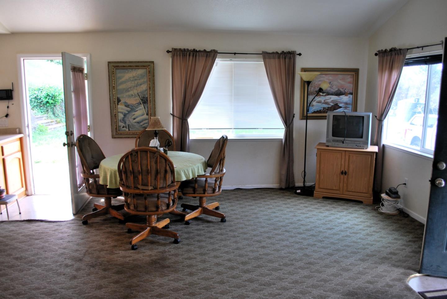 Detail Gallery Image 5 of 27 For 9194 Coker Rd, Salinas,  CA 93907 - 2 Beds | 2 Baths