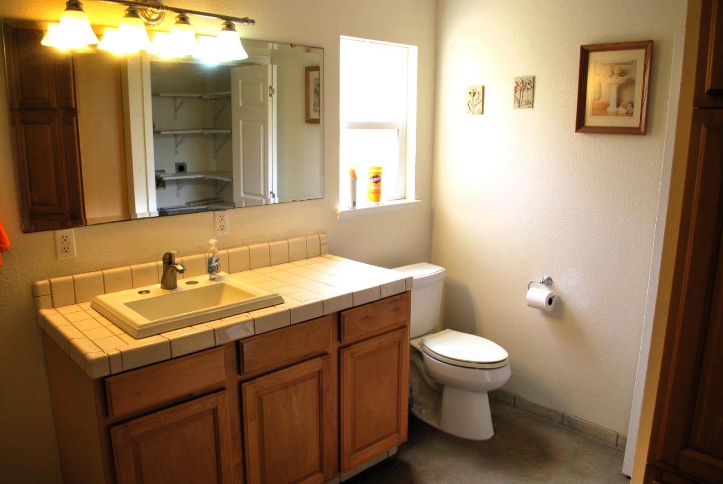 Detail Gallery Image 8 of 27 For 9194 Coker Rd, Salinas,  CA 93907 - 2 Beds | 2 Baths