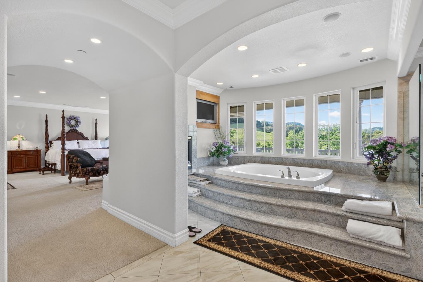 Detail Gallery Image 13 of 20 For 12000 Heritage Way, Gilroy,  CA 95020 - 4 Beds | 4/2 Baths