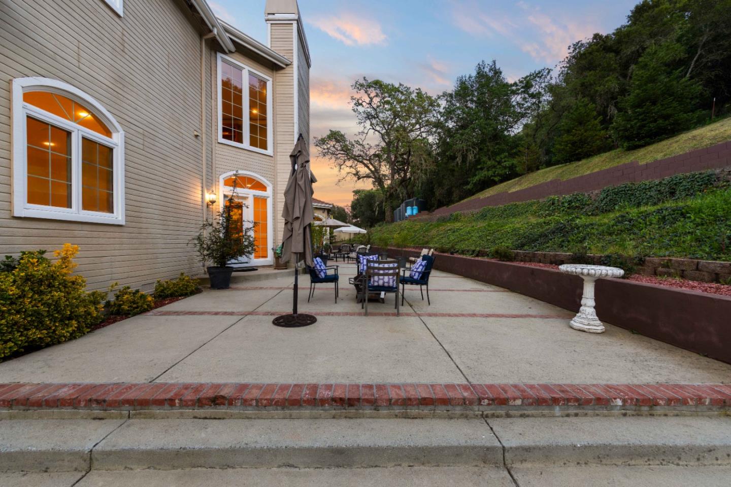 Detail Gallery Image 16 of 20 For 12000 Heritage Way, Gilroy,  CA 95020 - 4 Beds | 4/2 Baths