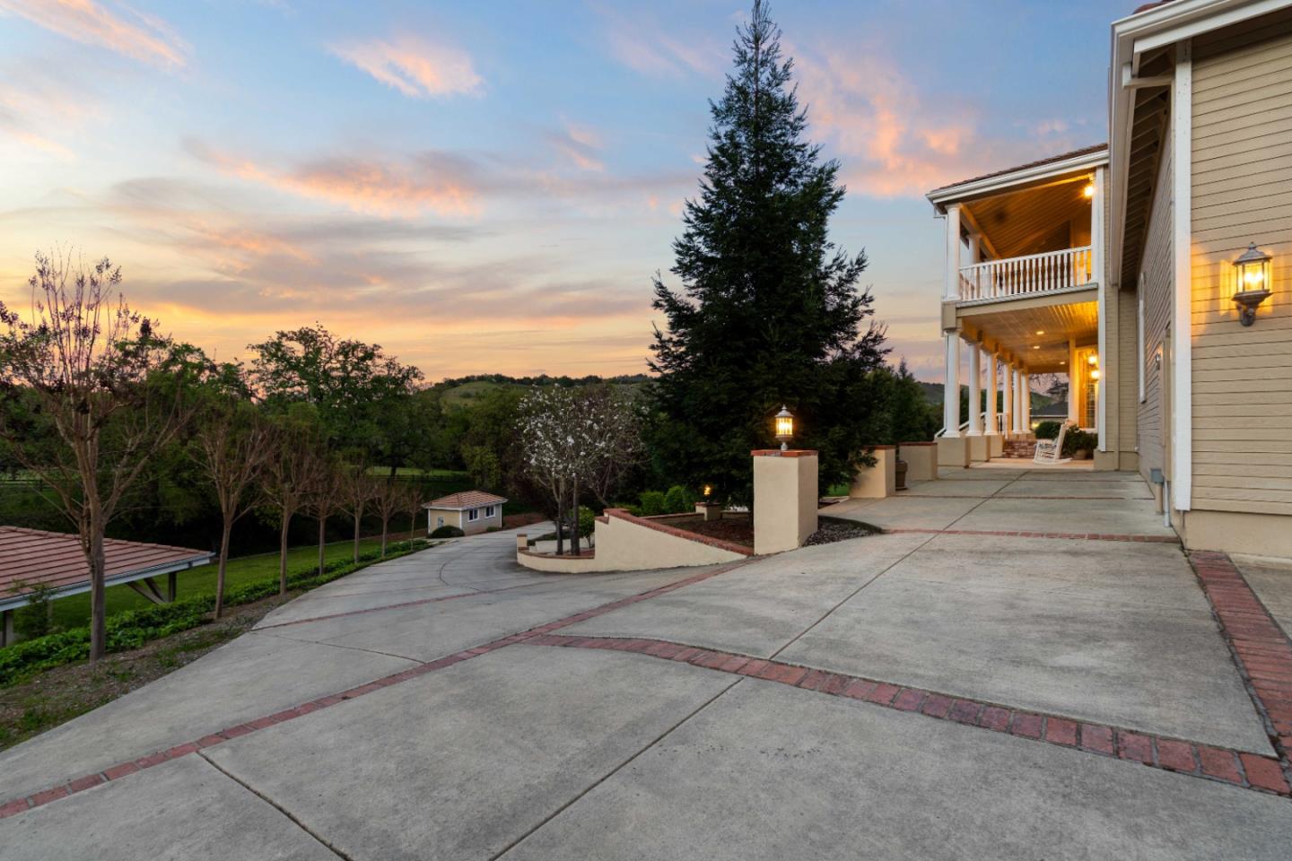 Detail Gallery Image 18 of 20 For 12000 Heritage Way, Gilroy,  CA 95020 - 4 Beds | 4/2 Baths