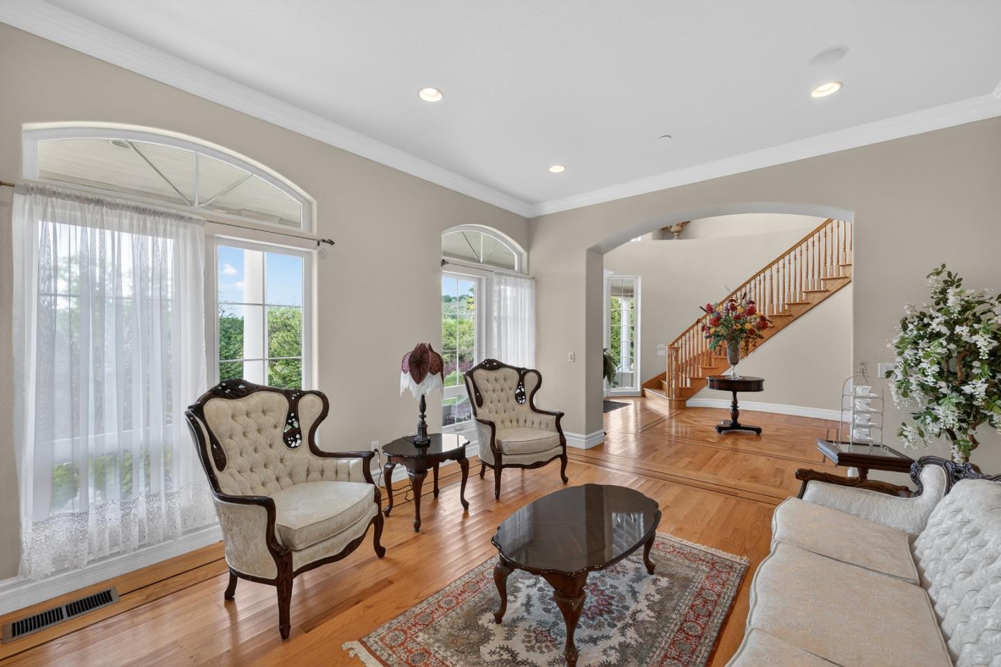 Detail Gallery Image 4 of 20 For 12000 Heritage Way, Gilroy,  CA 95020 - 4 Beds | 4/2 Baths