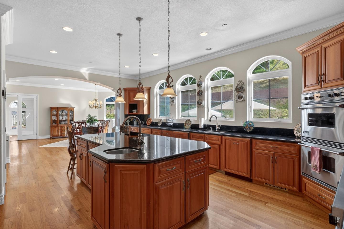 Detail Gallery Image 6 of 20 For 12000 Heritage Way, Gilroy,  CA 95020 - 4 Beds | 4/2 Baths