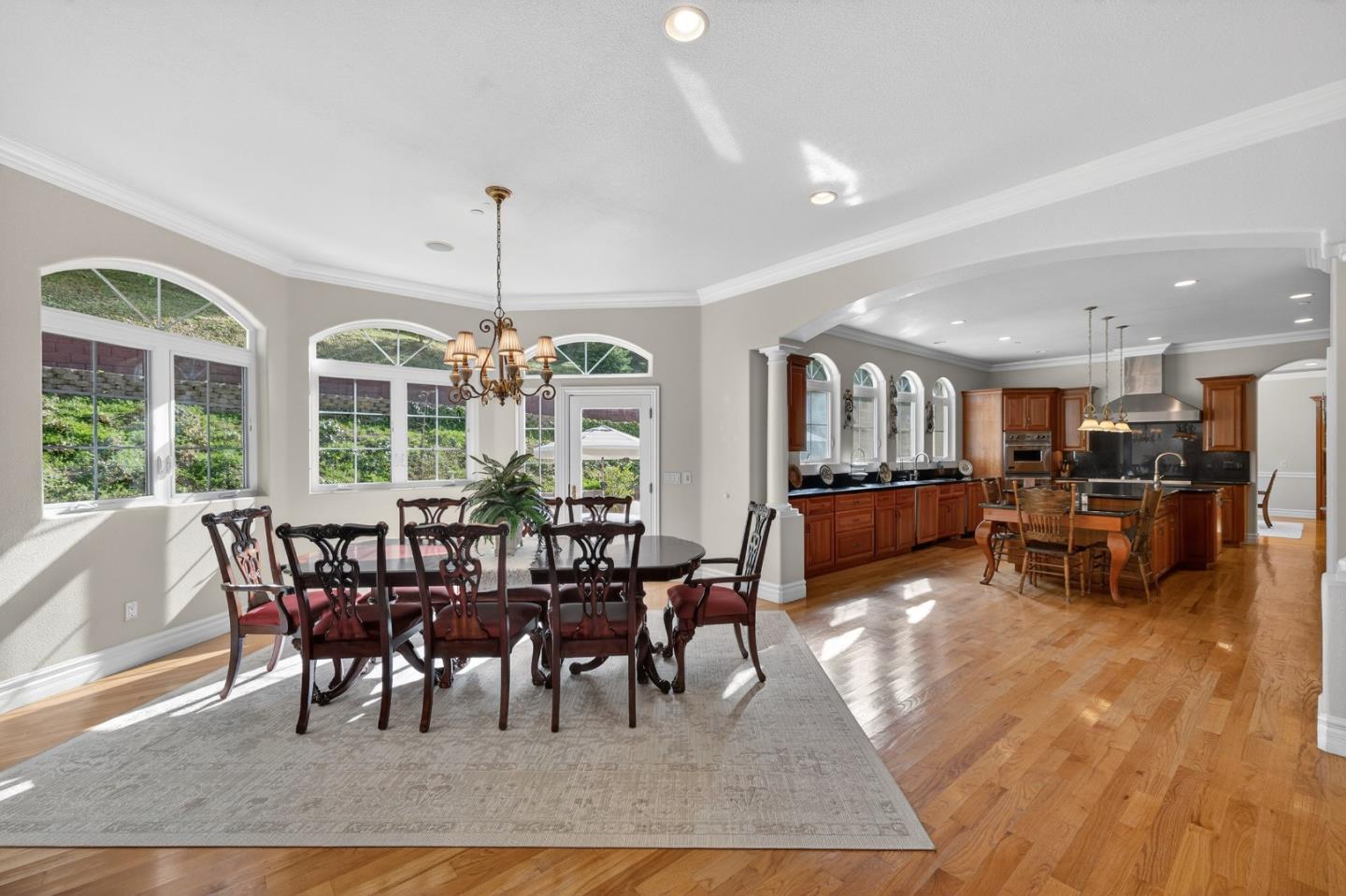 Detail Gallery Image 7 of 20 For 12000 Heritage Way, Gilroy,  CA 95020 - 4 Beds | 4/2 Baths