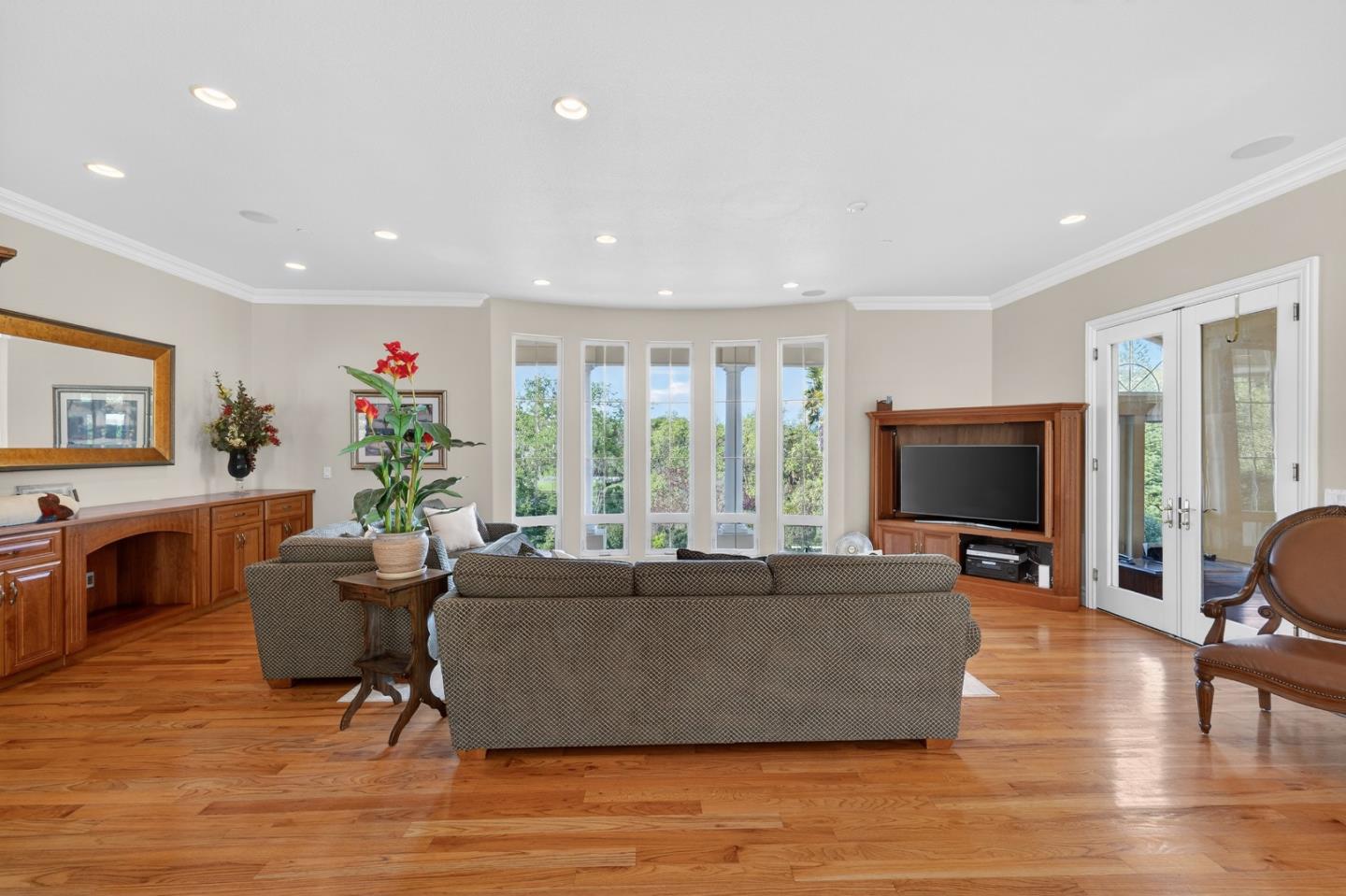 Detail Gallery Image 8 of 20 For 12000 Heritage Way, Gilroy,  CA 95020 - 4 Beds | 4/2 Baths