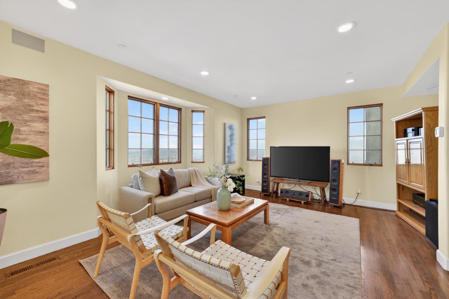 Detail Gallery Image 14 of 83 For 17599 Montebello Rd, Cupertino,  CA 95014 - 4 Beds | 3 Baths