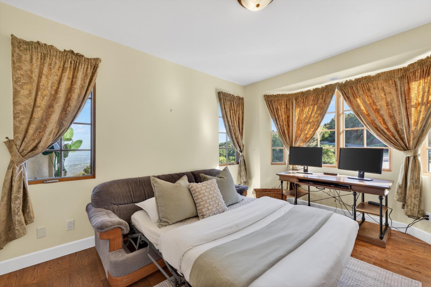 Detail Gallery Image 31 of 83 For 17599 Montebello Rd, Cupertino,  CA 95014 - 4 Beds | 3 Baths