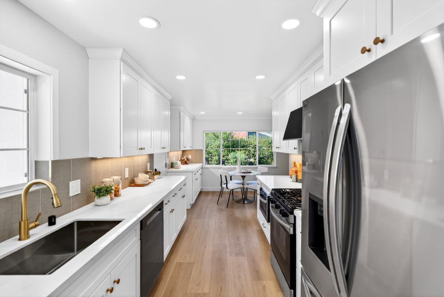 Detail Gallery Image 13 of 27 For 1718 Chitamook Ct, Sunnyvale,  CA 94087 - 4 Beds | 2 Baths