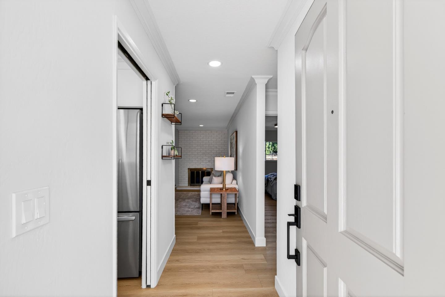 Detail Gallery Image 2 of 27 For 1718 Chitamook Ct, Sunnyvale,  CA 94087 - 4 Beds | 2 Baths