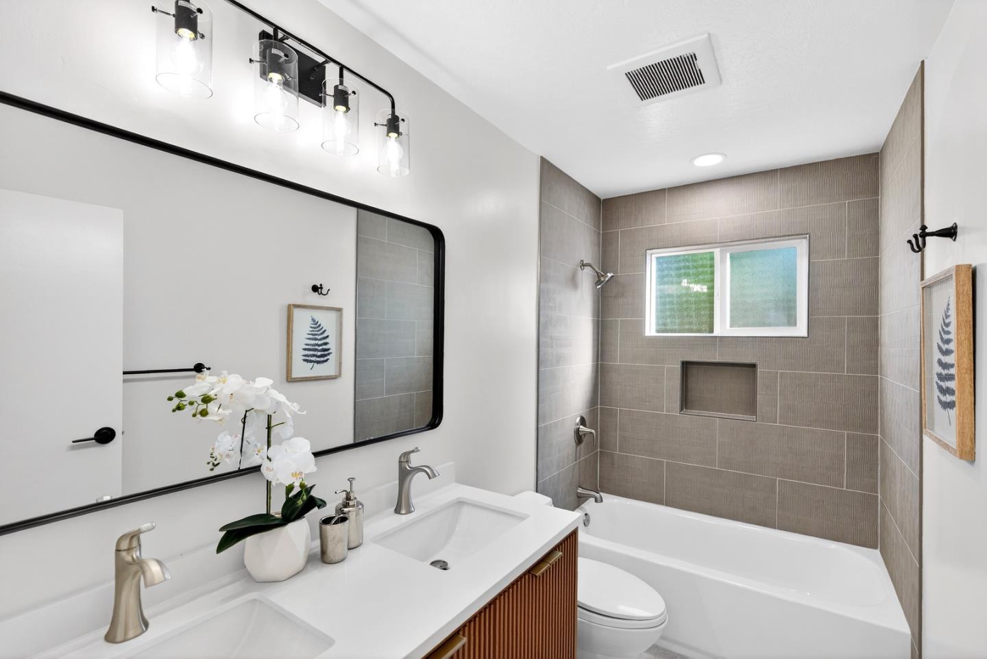 Detail Gallery Image 26 of 27 For 1718 Chitamook Ct, Sunnyvale,  CA 94087 - 4 Beds | 2 Baths