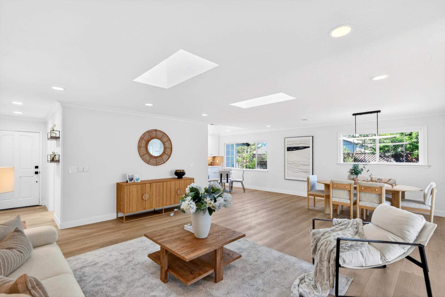 Detail Gallery Image 4 of 27 For 1718 Chitamook Ct, Sunnyvale,  CA 94087 - 4 Beds | 2 Baths