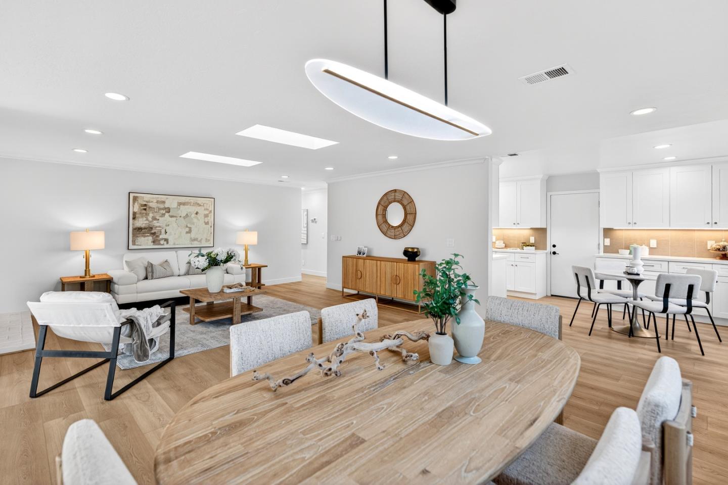 Detail Gallery Image 9 of 27 For 1718 Chitamook Ct, Sunnyvale,  CA 94087 - 4 Beds | 2 Baths