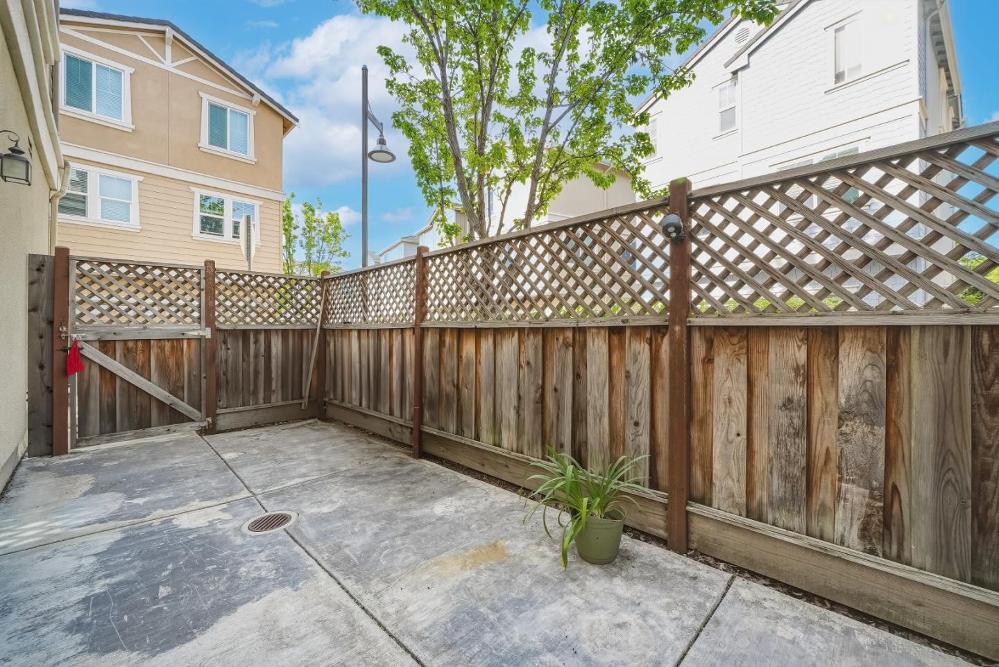 Detail Gallery Image 33 of 41 For 7026 N Mariposa Ln, Dublin,  CA 94568 - 3 Beds | 2/2 Baths