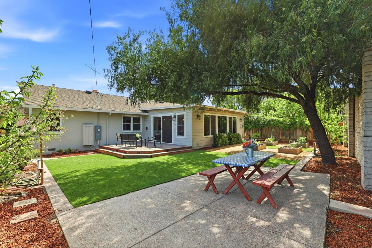 Detail Gallery Image 38 of 43 For 1374 Maryann Dr, Santa Clara,  CA 95050 - 3 Beds | 1/1 Baths