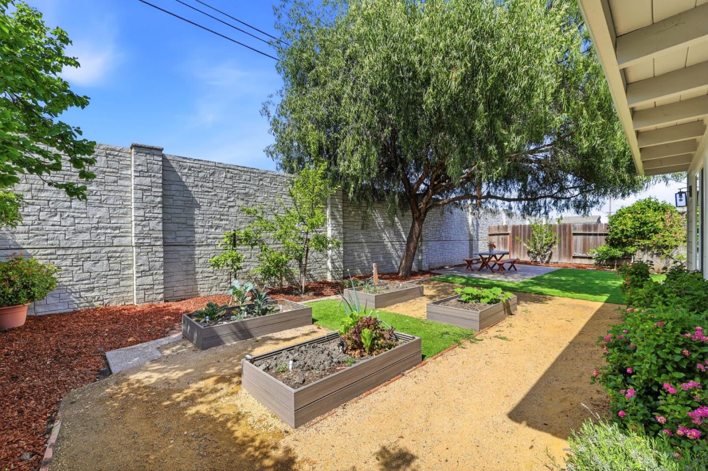 Detail Gallery Image 39 of 43 For 1374 Maryann Dr, Santa Clara,  CA 95050 - 3 Beds | 1/1 Baths