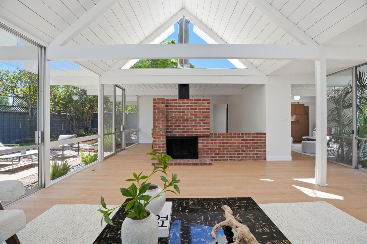 Detail Gallery Image 10 of 47 For 806 Piper Ave, Sunnyvale,  CA 94087 - 4 Beds | 2 Baths