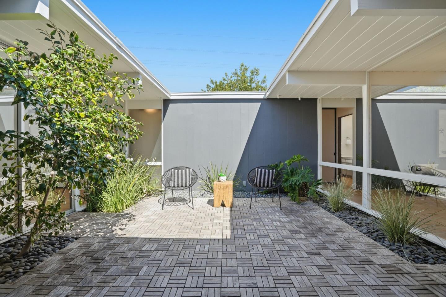 Detail Gallery Image 5 of 47 For 806 Piper Ave, Sunnyvale,  CA 94087 - 4 Beds | 2 Baths