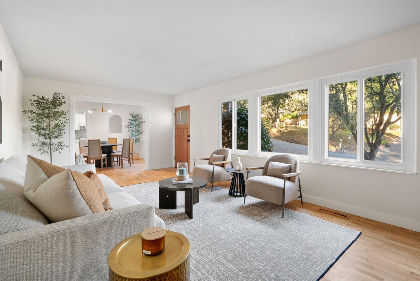 Detail Gallery Image 5 of 45 For 201 Soledad Pl, Monterey,  CA 93940 - 4 Beds | 2 Baths