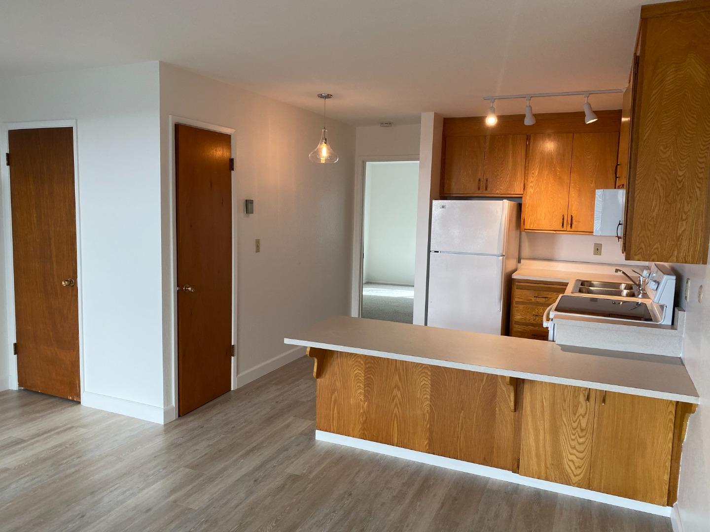 Detail Gallery Image 13 of 28 For 140 Bay St, Santa Cruz,  CA 95060 - – Beds | – Baths