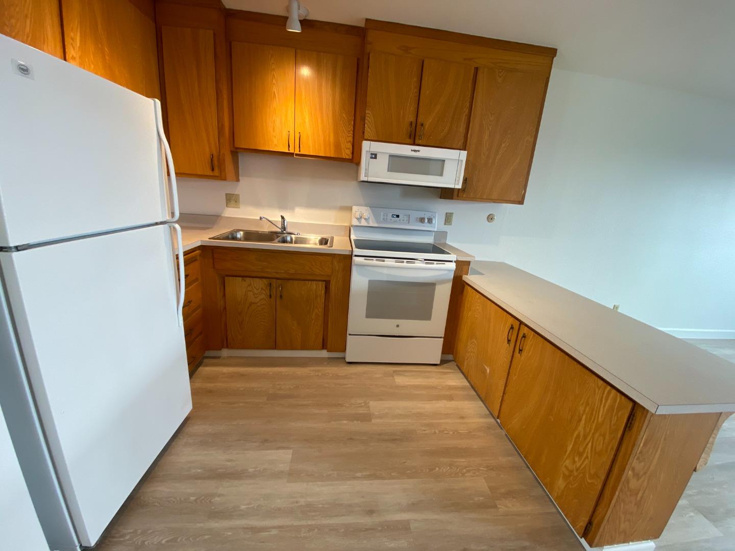 Detail Gallery Image 15 of 28 For 140 Bay St, Santa Cruz,  CA 95060 - – Beds | – Baths