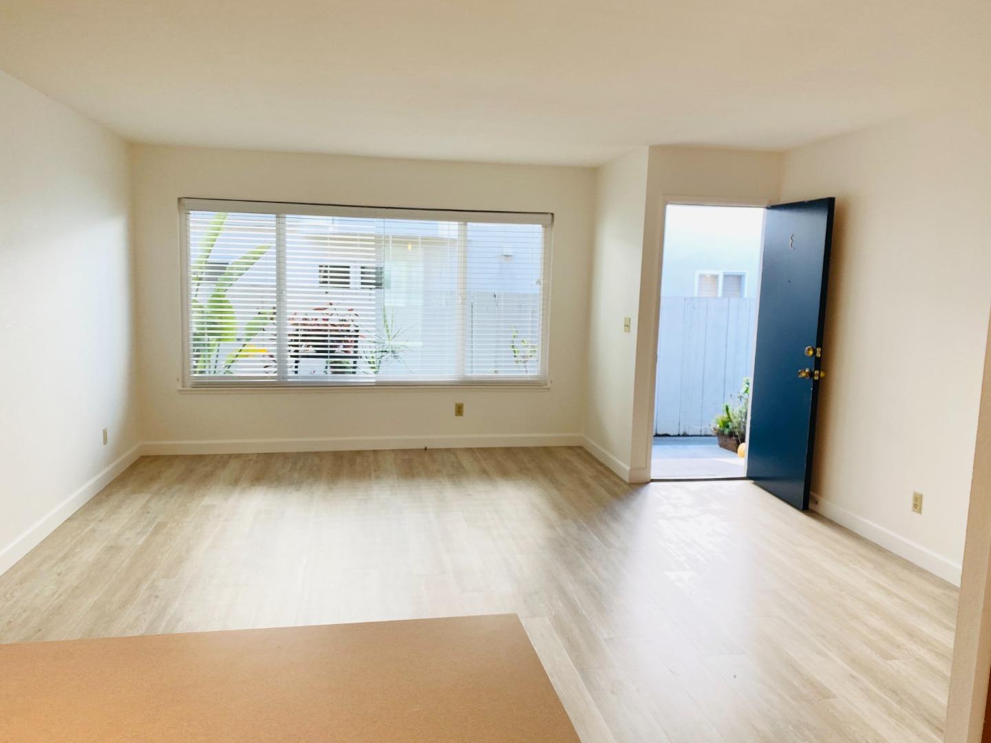 Detail Gallery Image 17 of 28 For 140 Bay St, Santa Cruz,  CA 95060 - – Beds | – Baths